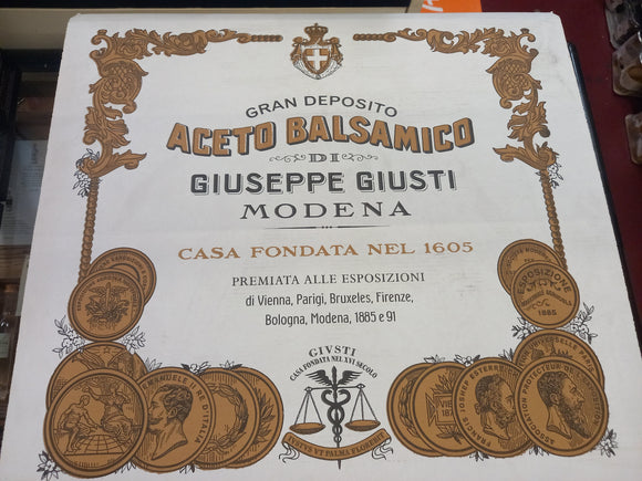 ACETO BALSAMICO UNIC WOODEN BOX DI GIUSEPPE GIUSTI DAL 1605